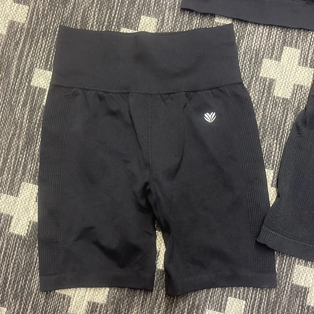 Bundle Medium Workout Shorts & Bralette - Picture 2 of 7